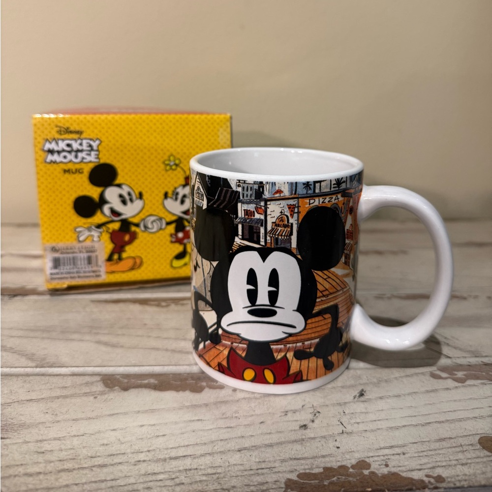 Disney Jerry Leigh Mickey and Minnie Mouse Comic Design Collectible Mug